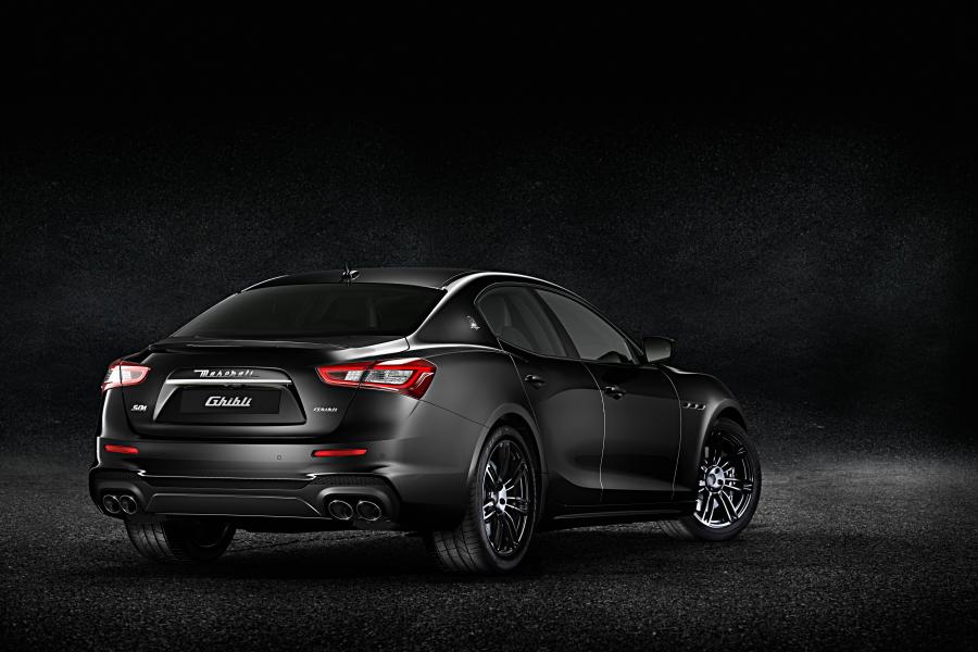  Maserati Ghibli S Q4 GranSport Nerissimo Pack 2018 года  (фото 11 из 18)
